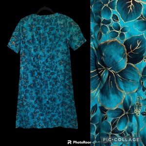 Vibrant Hawaiian style blue and shimmery gold hibiscus print dress 70s vintage L